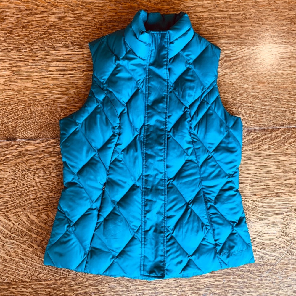 Eddie Bauer size medium green goose down vest